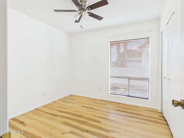 4033 W GRISWOLD Road, Phoenix, AZ 85051