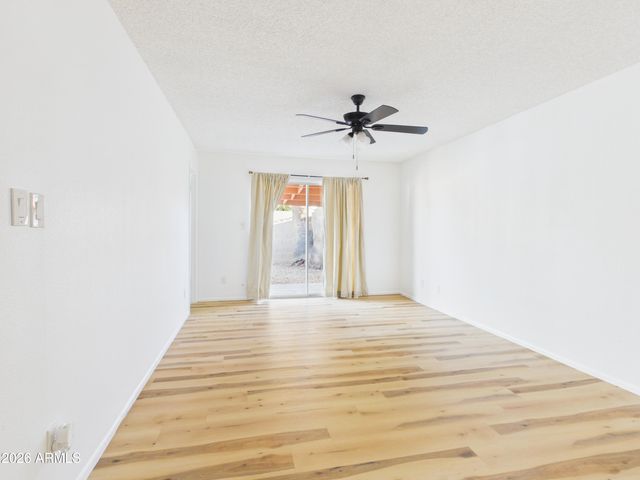 4033 W GRISWOLD Road, Phoenix, AZ 85051