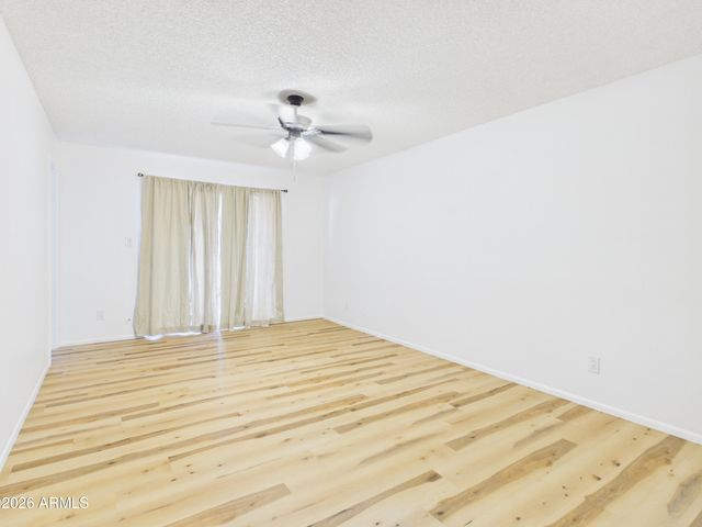 4033 W GRISWOLD Road, Phoenix, AZ 85051