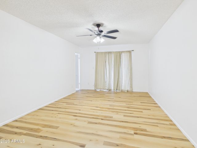 4033 W GRISWOLD Road, Phoenix, AZ 85051