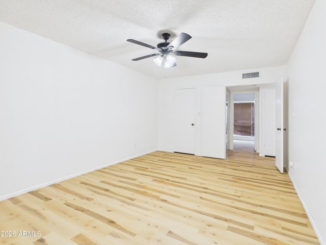 4033 W GRISWOLD Road, Phoenix, AZ 85051