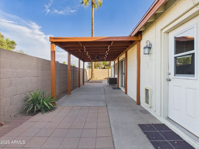 4033 W GRISWOLD Road, Phoenix, AZ 85051