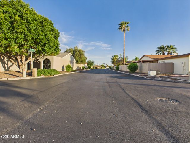4033 W GRISWOLD Road, Phoenix, AZ 85051