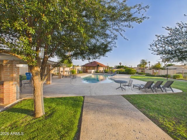 4033 W GRISWOLD Road, Phoenix, AZ 85051