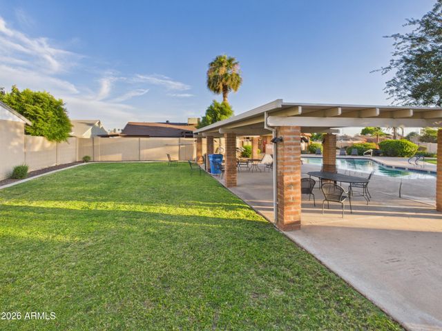 4033 W GRISWOLD Road, Phoenix, AZ 85051