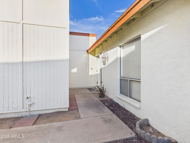4033 W GRISWOLD Road, Phoenix, AZ 85051