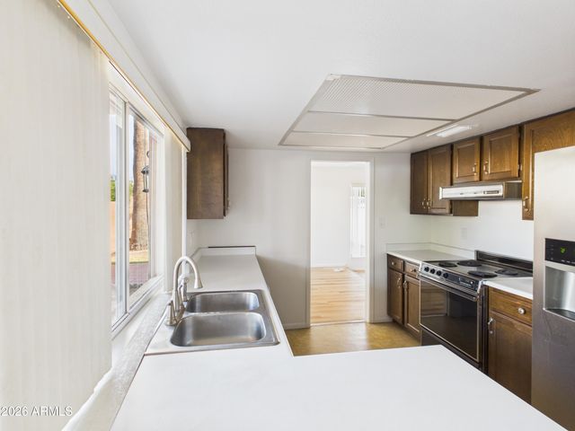 4033 W GRISWOLD Road, Phoenix, AZ 85051