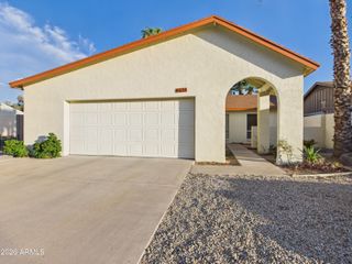 4033 W GRISWOLD Road, Phoenix, AZ 85051