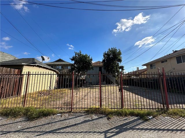 3213 Huron, Los Angeles, CA 90065