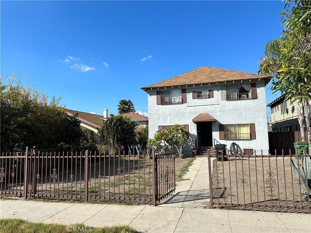 3213 Huron, Los Angeles, CA 90065