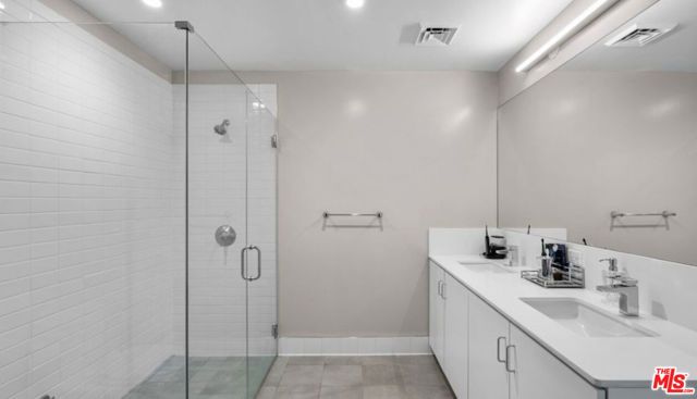 1433 14th Street 3, Santa Monica, CA 90404