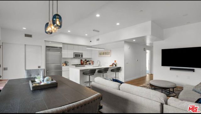 1433 14th Street 3, Santa Monica, CA 90404