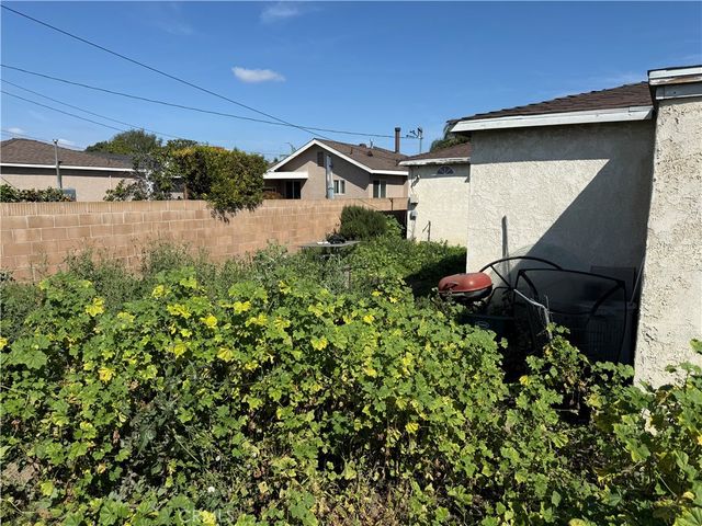 2801 Adriatic Avenue, Long Beach, CA 90810