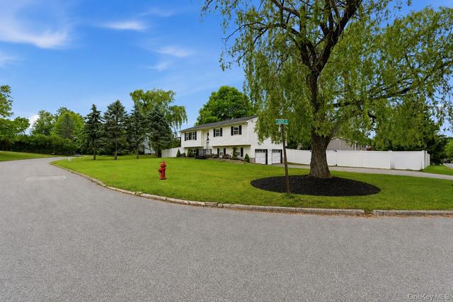 11 Chandler Drive, Chester, NY 10918