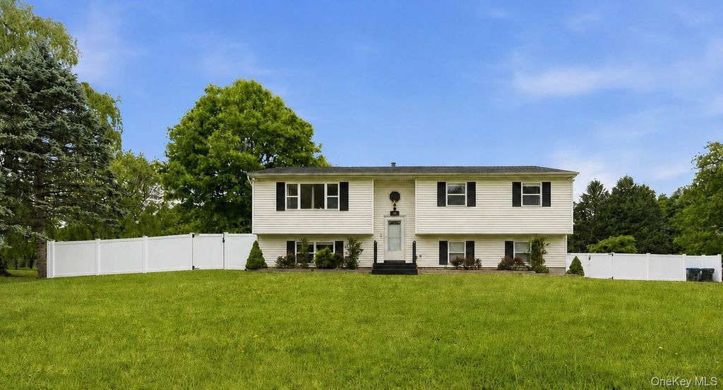 11 Chandler Drive, Chester, NY 10918