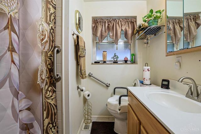 2031 Emerson Avenue, North College Hill, OH 45239