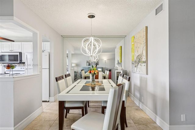 804 SE 7th Street 402, Deerfield Beach, FL 33441