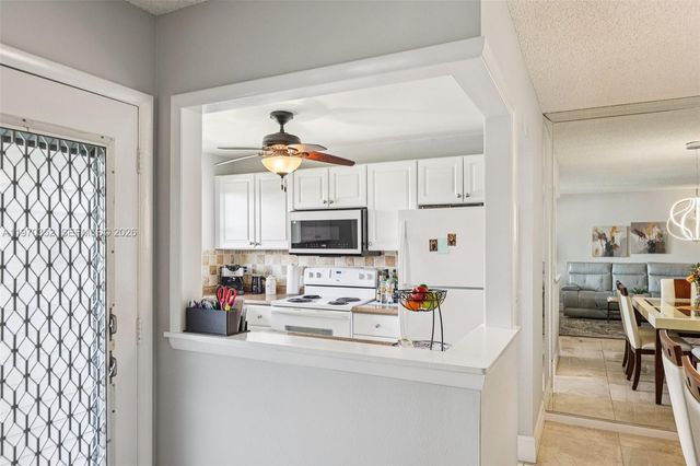 804 SE 7th Street 402, Deerfield Beach, FL 33441