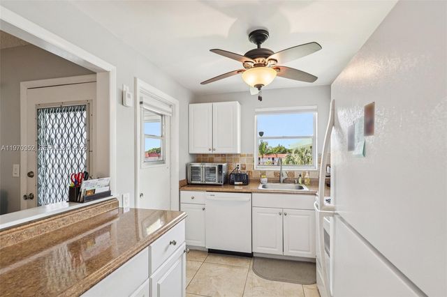804 SE 7th Street 402, Deerfield Beach, FL 33441