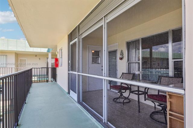 804 SE 7th Street 402, Deerfield Beach, FL 33441