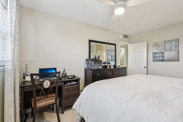 804 SE 7th Street 402, Deerfield Beach, FL 33441