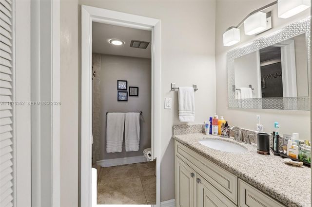 804 SE 7th Street 402, Deerfield Beach, FL 33441