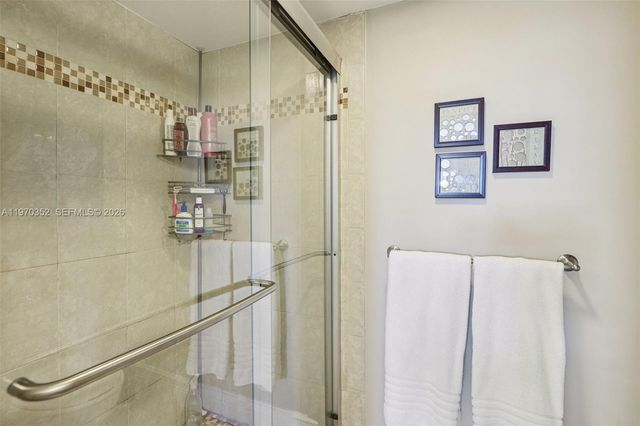 804 SE 7th Street 402, Deerfield Beach, FL 33441