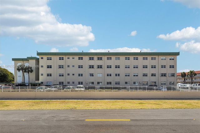 804 SE 7th Street 402, Deerfield Beach, FL 33441