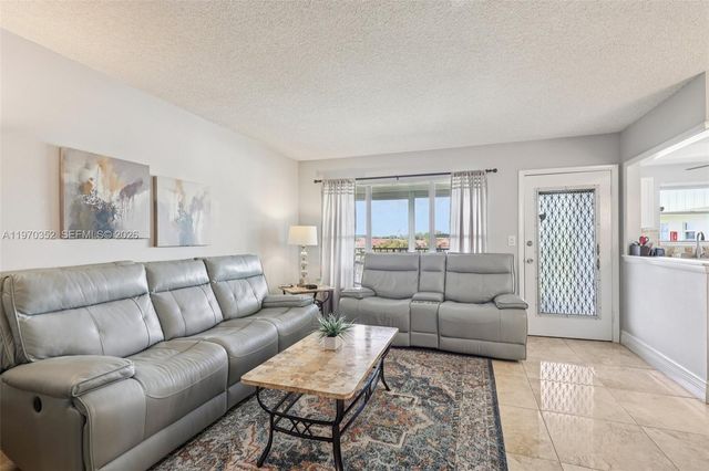 804 SE 7th Street 402, Deerfield Beach, FL 33441