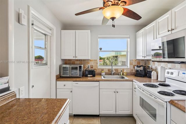 804 SE 7th Street 402, Deerfield Beach, FL 33441
