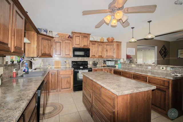 2201 12TH STREET, Vernon, TX 76384