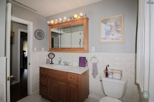 2201 12TH STREET, Vernon, TX 76384