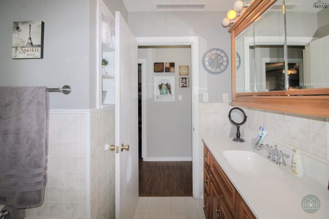 2201 12TH STREET, Vernon, TX 76384