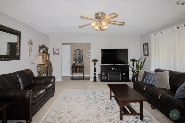 2201 12TH STREET, Vernon, TX 76384