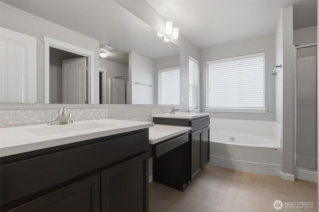 3890 Portside Drive, Bremerton, WA 98312