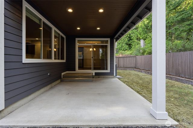 3890 Portside Drive, Bremerton, WA 98312