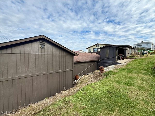 10 S Ohio Street, Dellroy, OH 44620