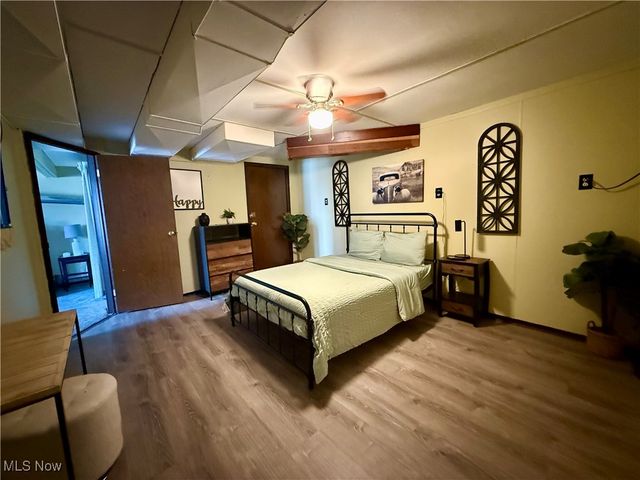 10 S Ohio Street, Dellroy, OH 44620