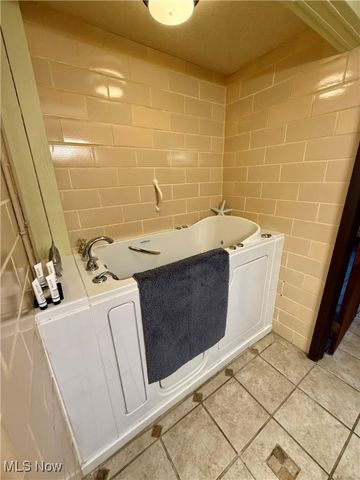 10 S Ohio Street, Dellroy, OH 44620