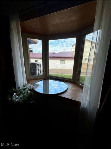 10 S Ohio Street, Dellroy, OH 44620