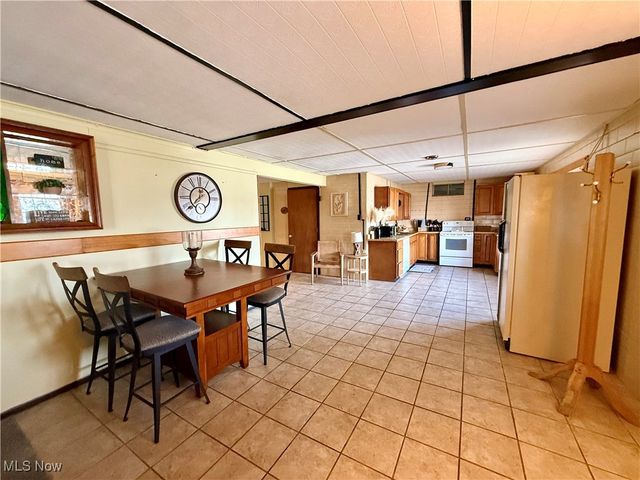 10 S Ohio Street, Dellroy, OH 44620