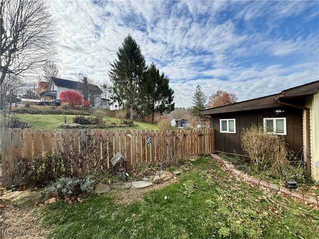 10 S Ohio Street, Dellroy, OH 44620