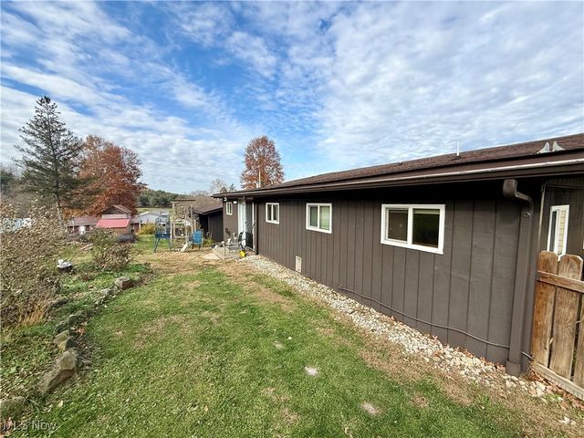 10 S Ohio Street, Dellroy, OH 44620