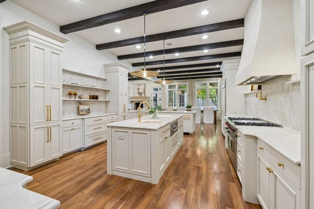 1037 Vaughn Crest Dr, Franklin, TN 37069
