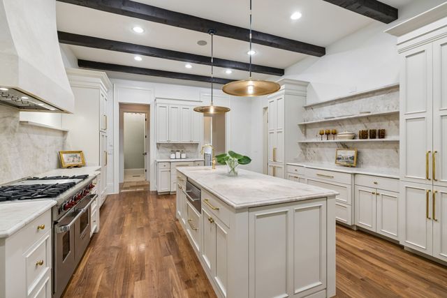 1037 Vaughn Crest Dr, Franklin, TN 37069