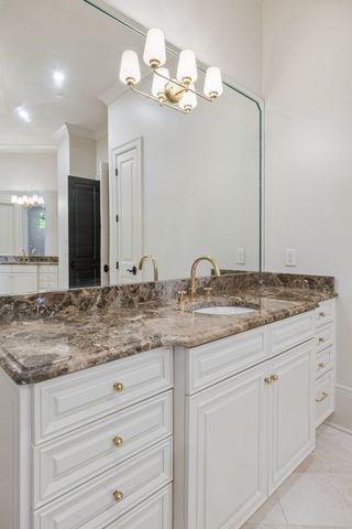 1037 Vaughn Crest Dr, Franklin, TN 37069