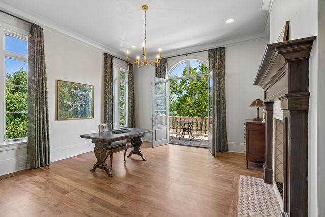 1037 Vaughn Crest Dr, Franklin, TN 37069