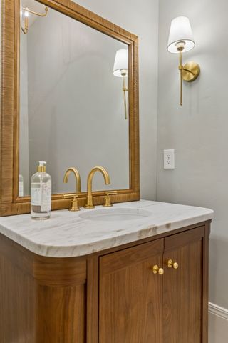 1037 Vaughn Crest Dr, Franklin, TN 37069