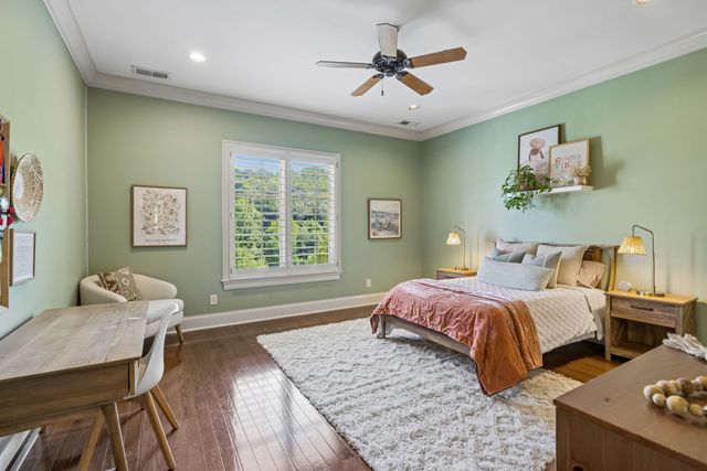 1037 Vaughn Crest Dr, Franklin, TN 37069