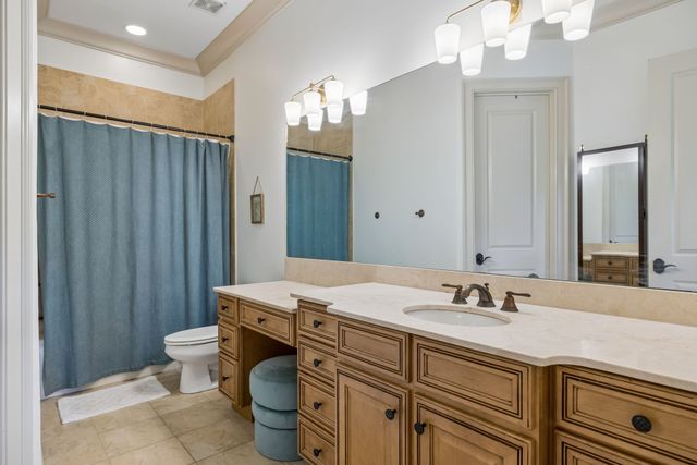 1037 Vaughn Crest Dr, Franklin, TN 37069